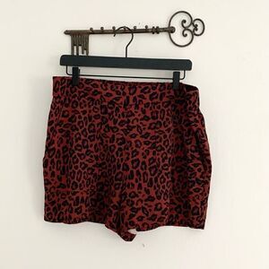 Nine West red black leopard print animal print flat front elastic shorts Large